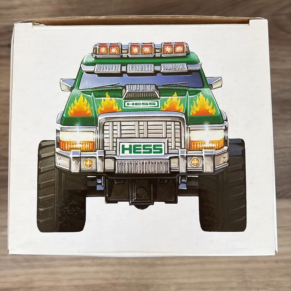 Hess Toy Monster Truck With Motorcycles MonsterTruck 2007 Gas Station 🆕